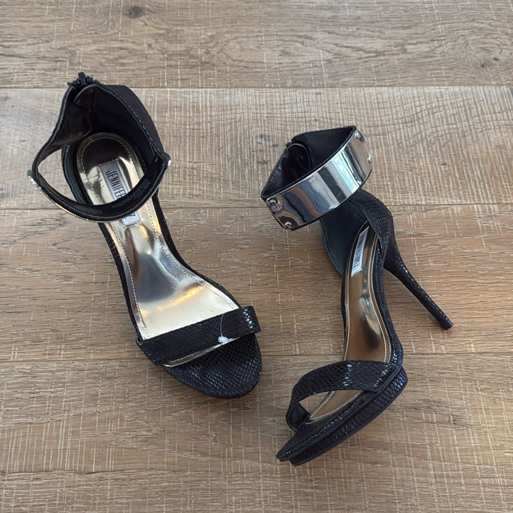 Women’s Jennifer Lopez heels